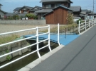 こんなに細い橋が…