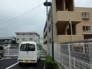 何もない駐車場に